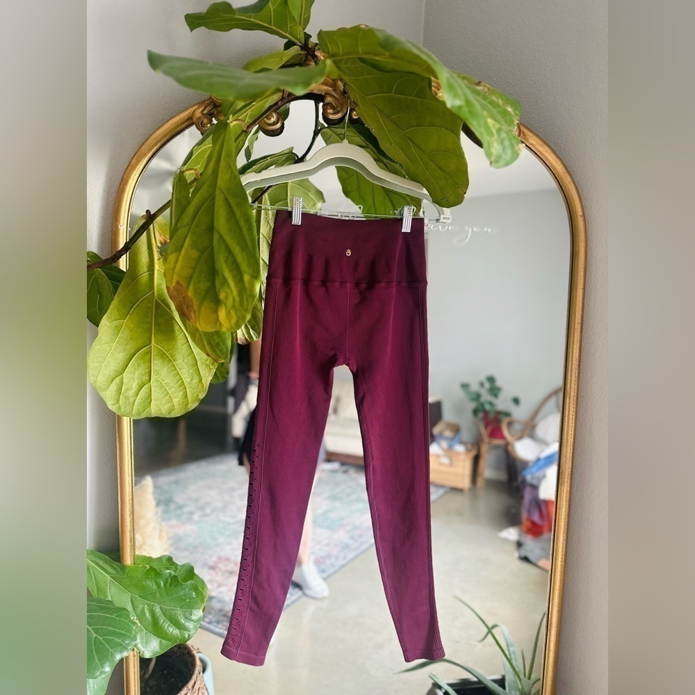 Spiritual ganster purple leggings size Xs